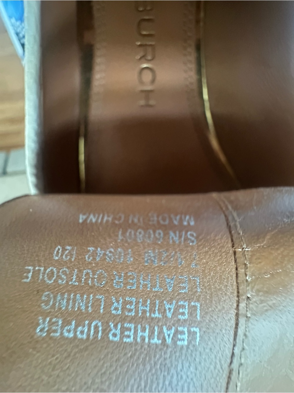 Tory Burch Cream Leather Loafers with Gold Horsebit - Picture 6 of 15